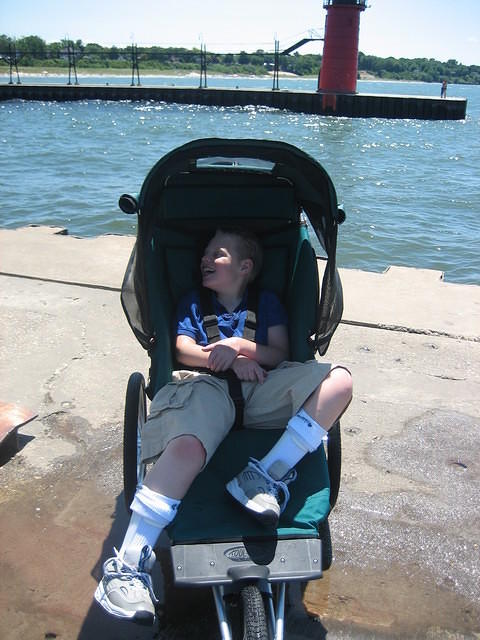 The new stroller worked well. Good enough to laugh in ...